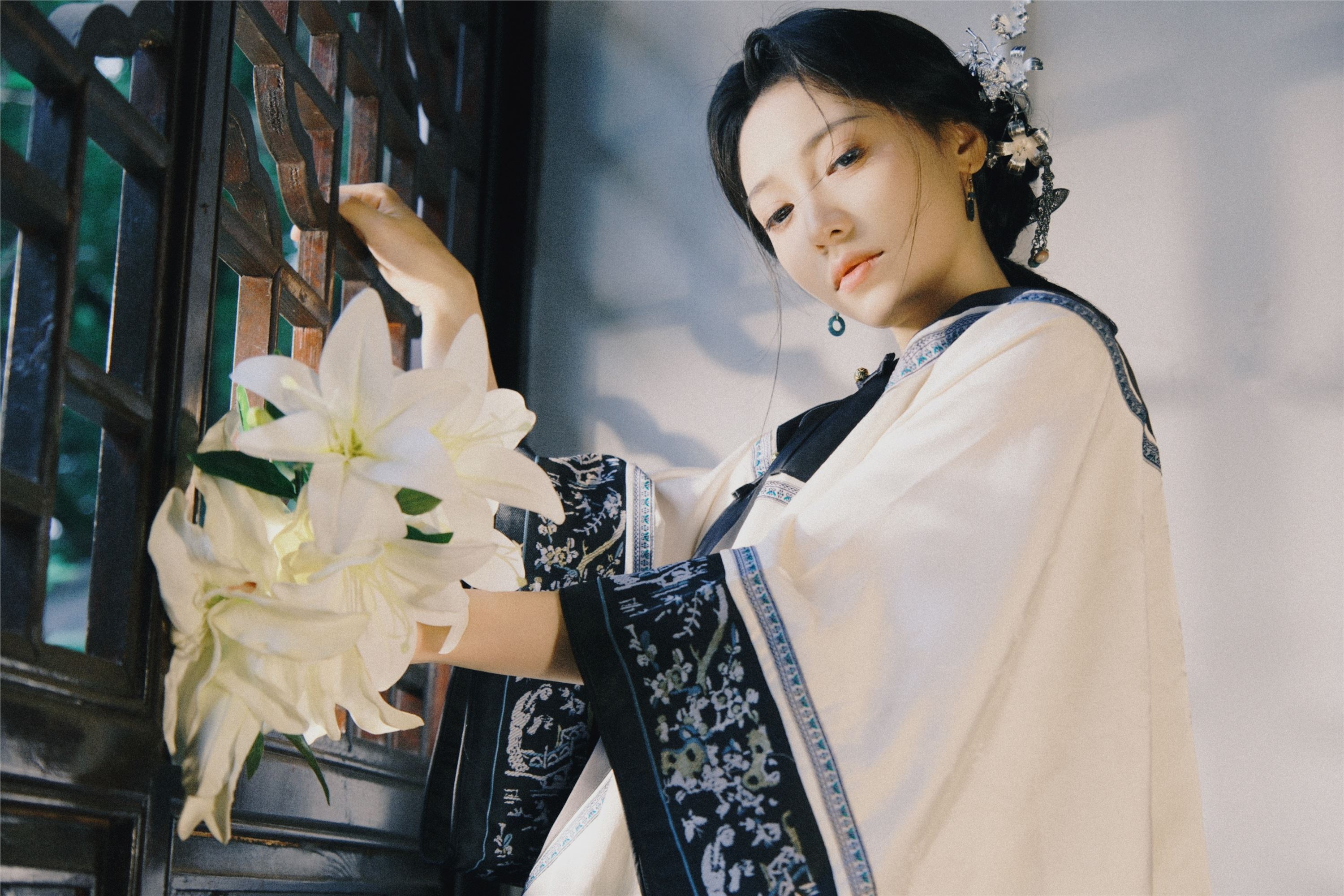 YITUYU艺图语 2025.01.12 锁清秋 珠珠